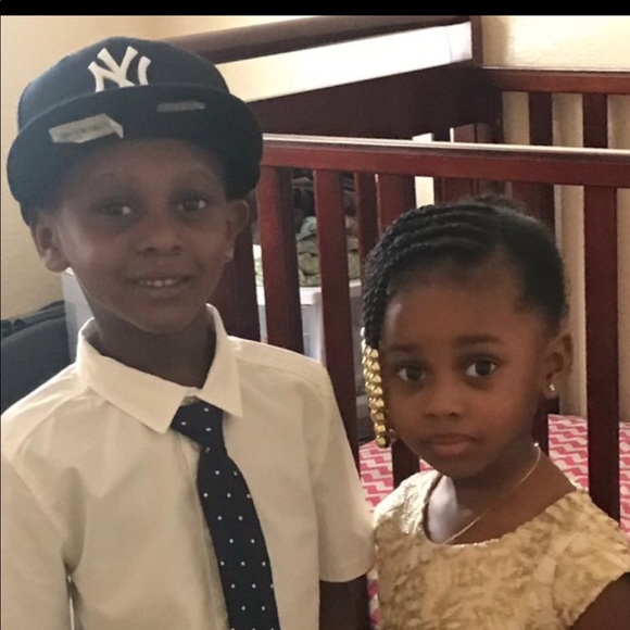 Meet your Posher’s Ray and Dina - Picture 1 of 2